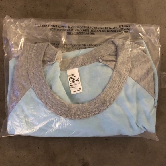 Cropped Raglan Tee - Picture 4 of 4